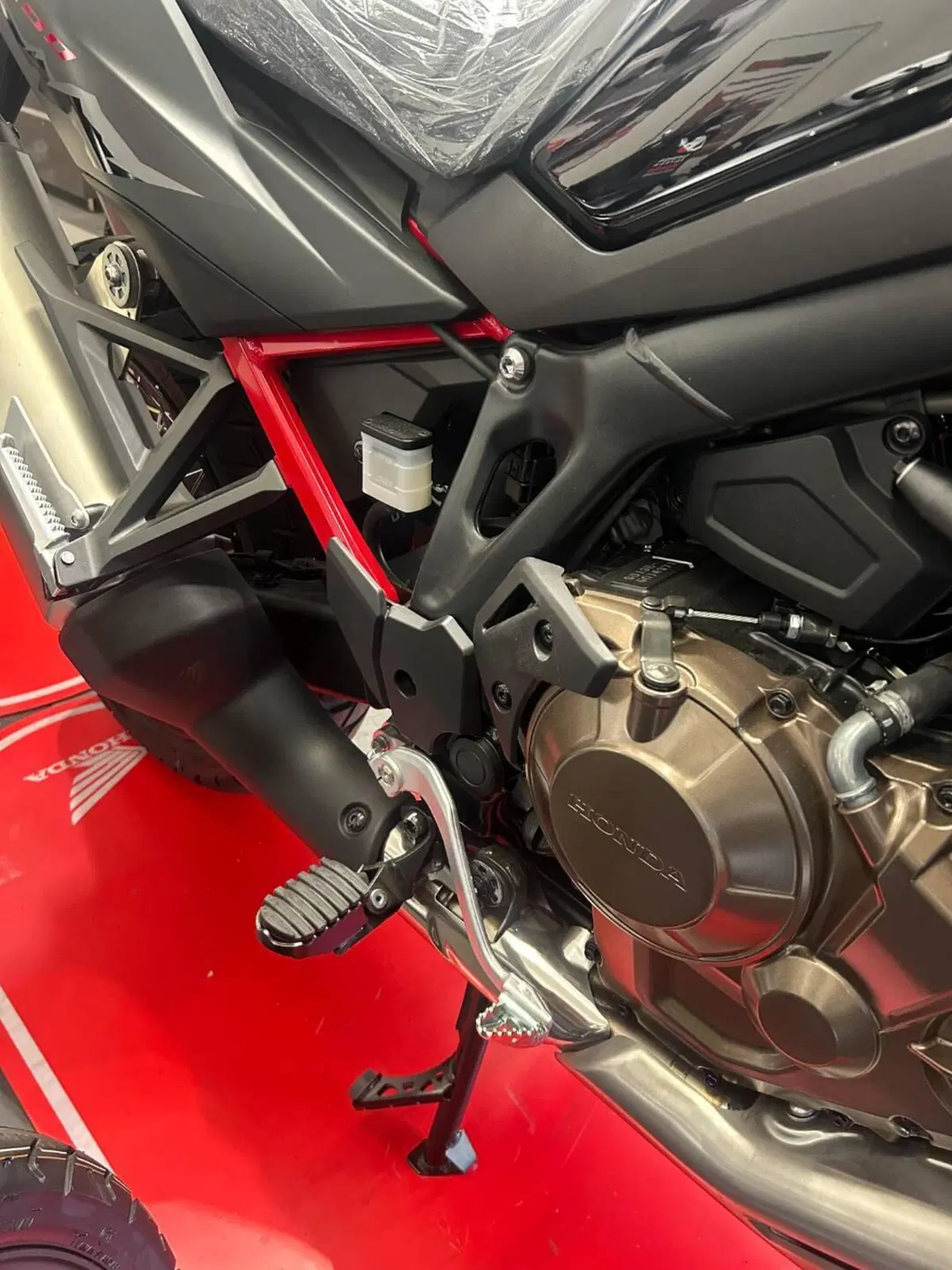 Honda Africa Twin CRF 1100L ES DCT (2024 - 26) (9)