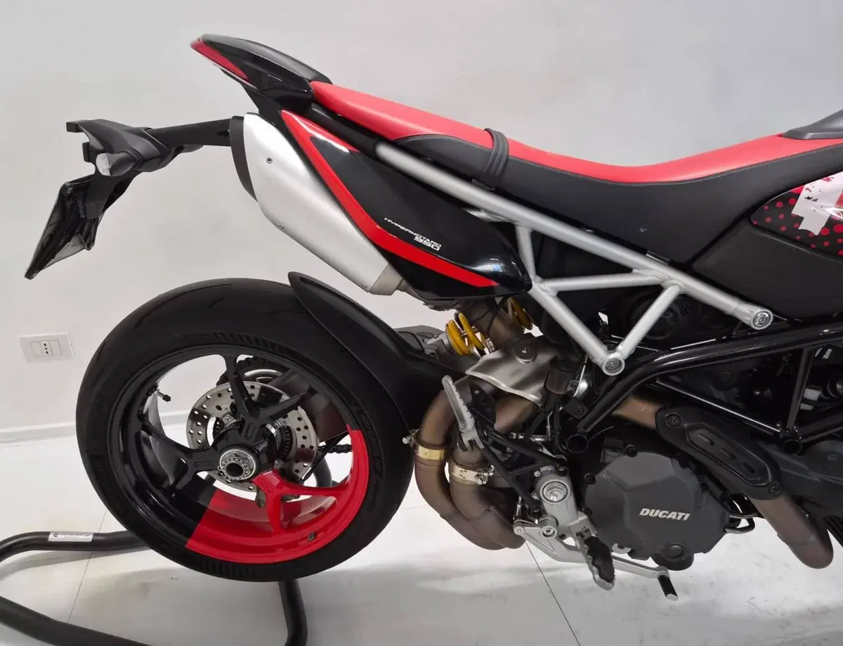 Ducati Hypermotard 950 RVE (2022 - 25) (3)
