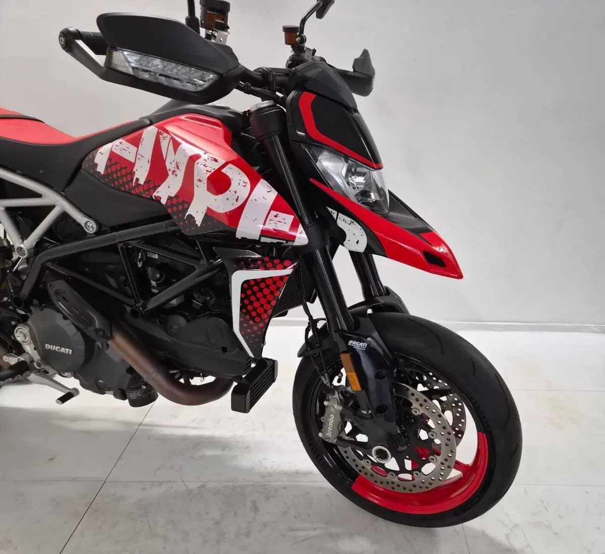 Ducati Hypermotard 950 RVE (2022 - 25) (4)