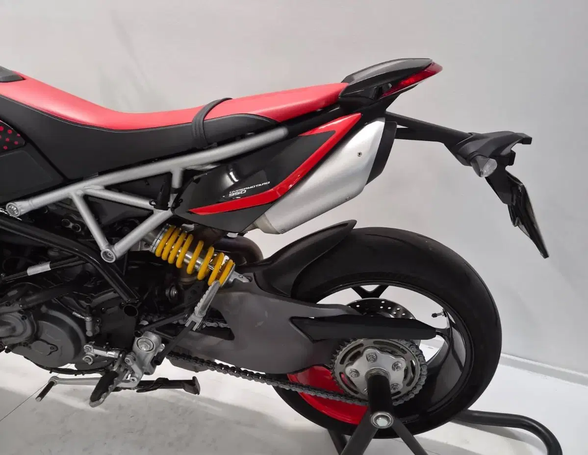 Ducati Hypermotard 950 RVE (2022 - 25) (5)