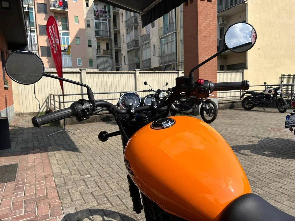 Royal Enfield Meteor 350 (2021 - 26) (11)
