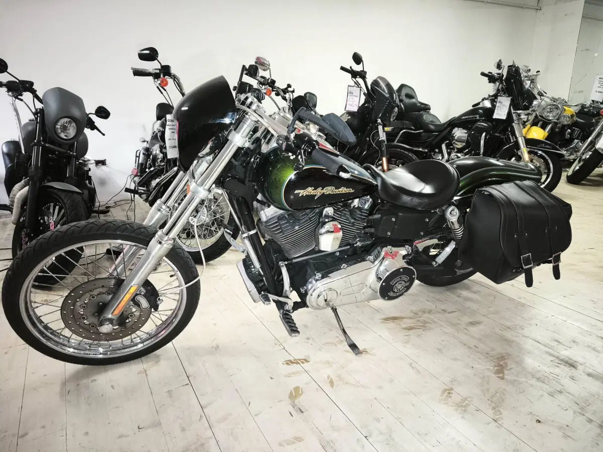 Harley-Davidson 1584 Wide Glide (2007 - 11) - FXDWG