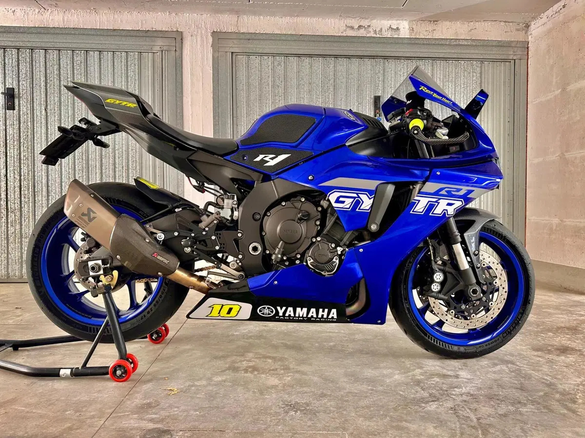Yamaha YZF R1 (2020 - 25) (2)