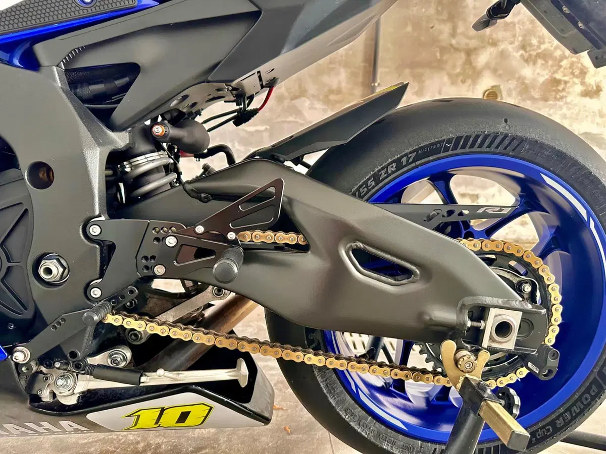 Yamaha YZF R1 (2020 - 25) (5)