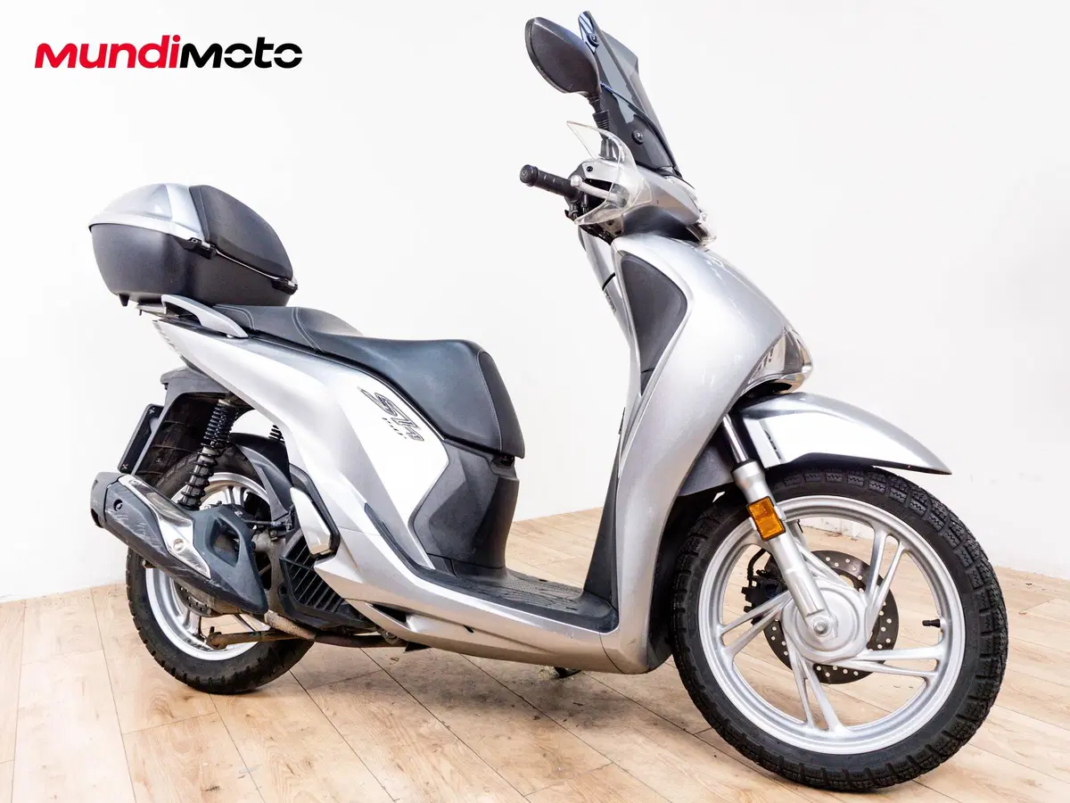 Honda SH 150i (2009 - 12) (2)