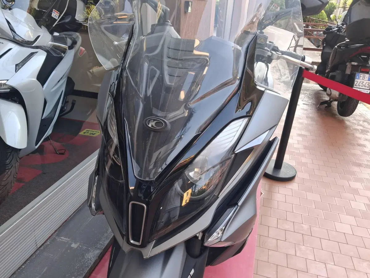 Kymco Downtown 350i ABS (2016 - 20) (5)