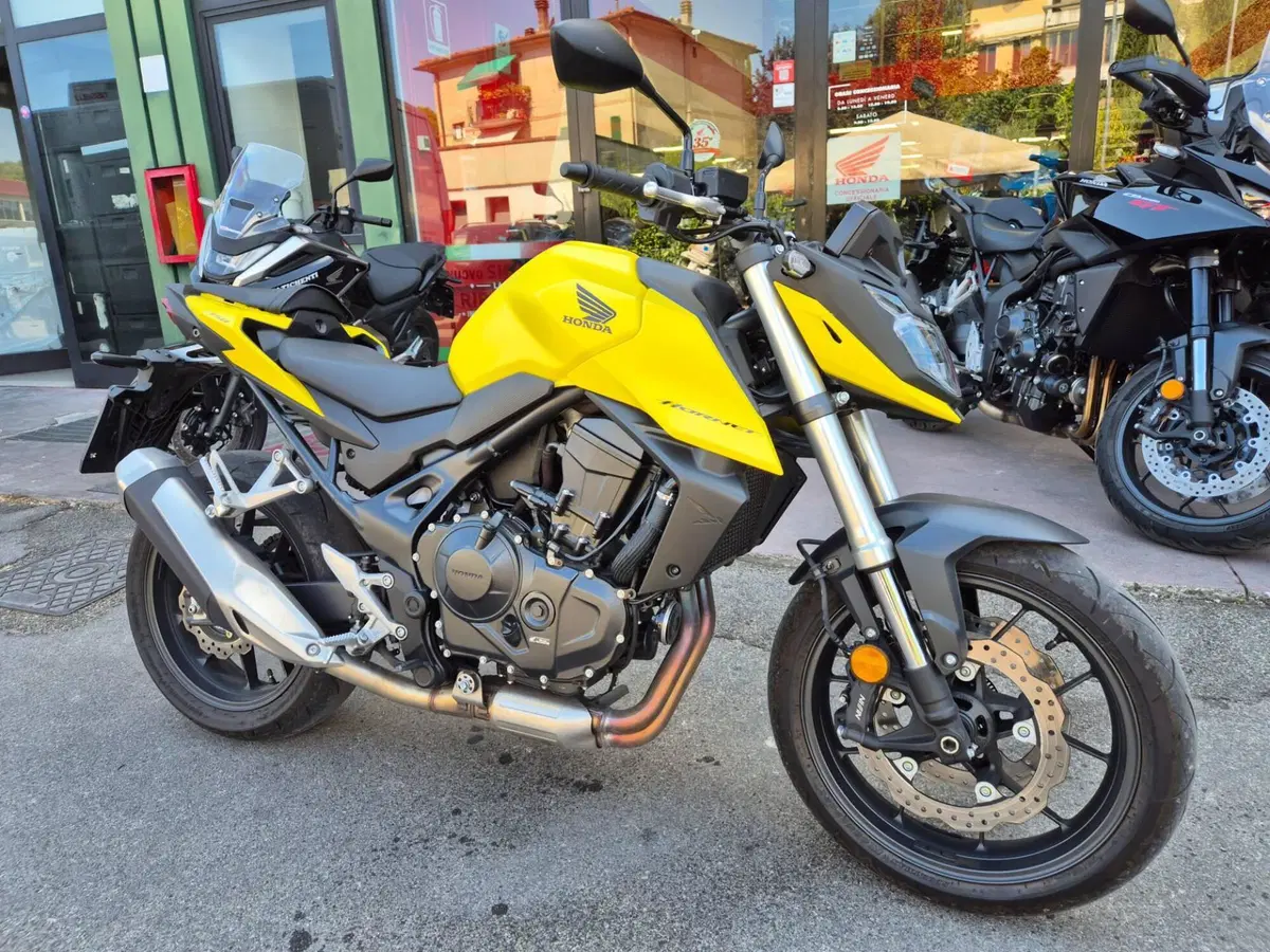 Honda CB 750 Hornet (2023 - 24) (2)