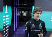 “Relax in barca, ma dopo 3 giorni mi rompo”: così Kimi Antonelli stacca la spina da leader del mondiale di F1. E su papà Marco rivela...