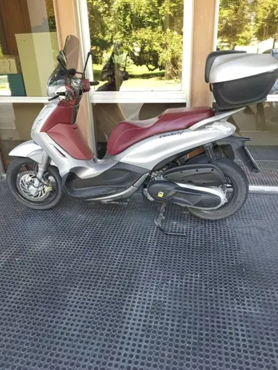 Piaggio Beverly 350 SportTouring ie ABS (2011 - 17) usata