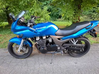 Kawasaki ZR 7S usata
