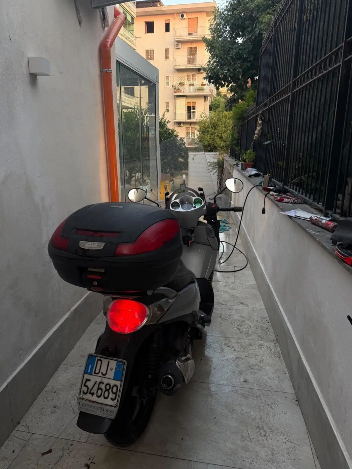 Aprilia Scarabeo 250 (2006 - 11) (2)