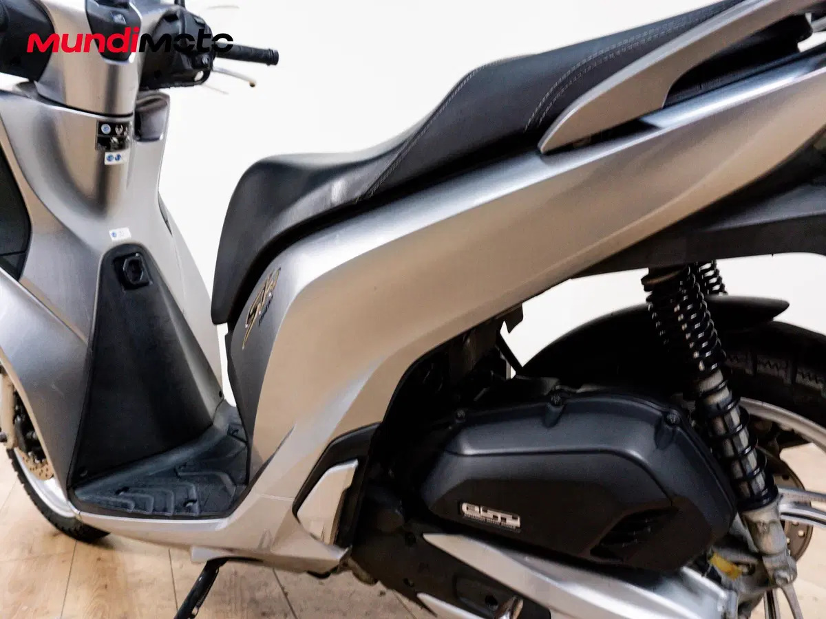 Honda SH 150i (2009 - 12) (10)