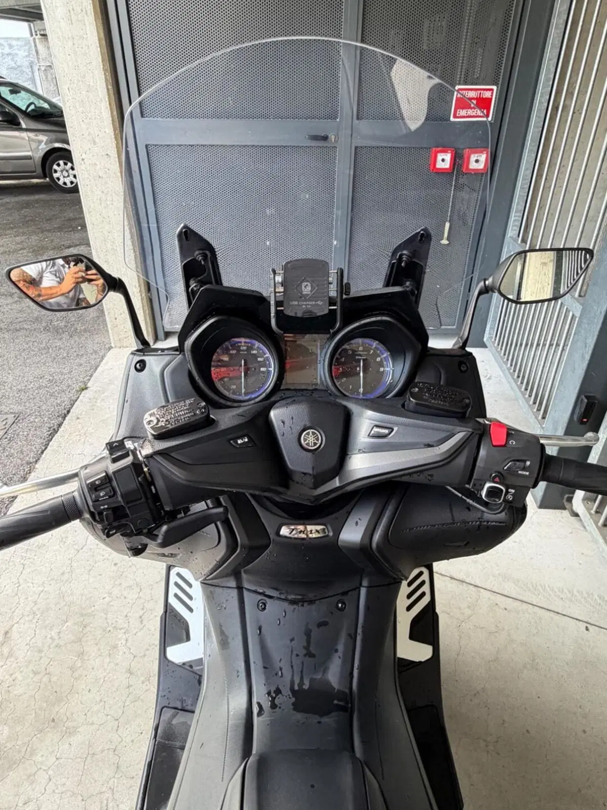 Yamaha T-Max 560 (2022 - 24) (4)