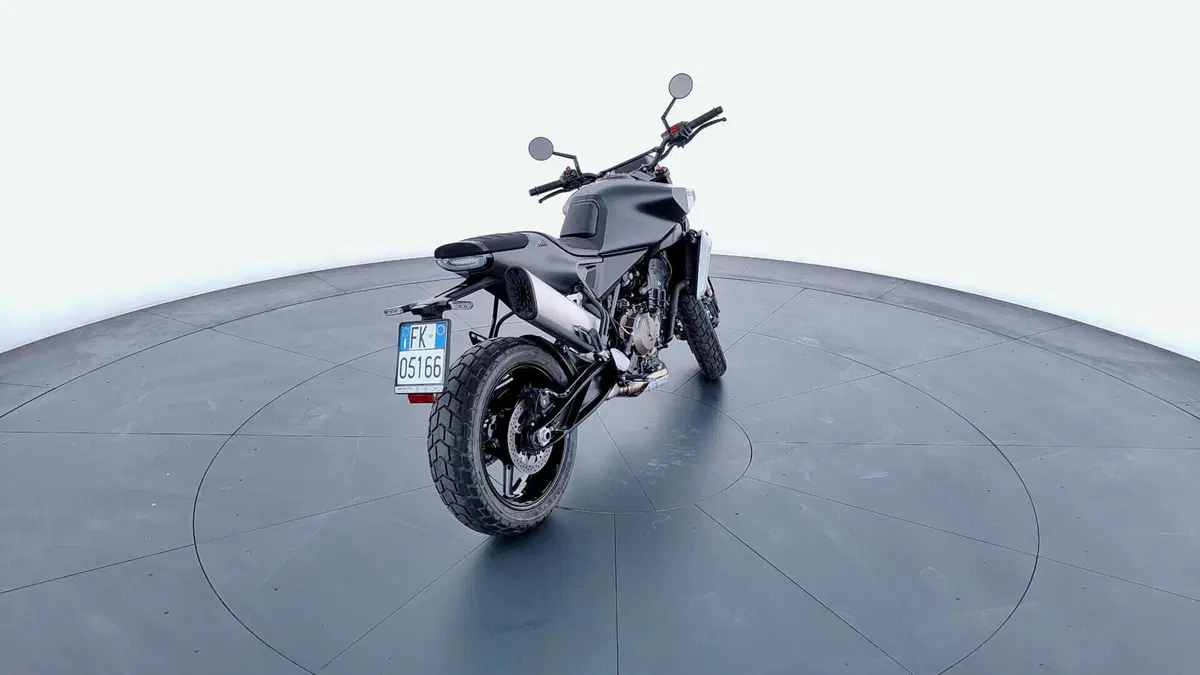 Husqvarna Svartpilen 801 (2024 - 26) (3)