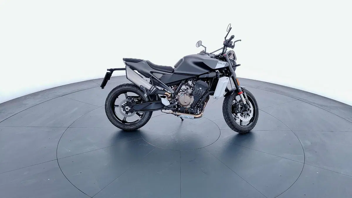 Husqvarna Svartpilen 801 (2024 - 26) (5)