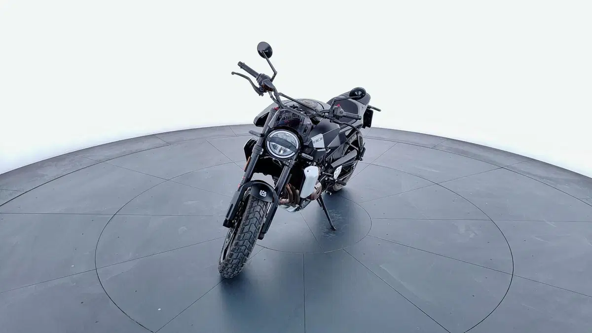 Husqvarna Svartpilen 801 (2024 - 26) (9)