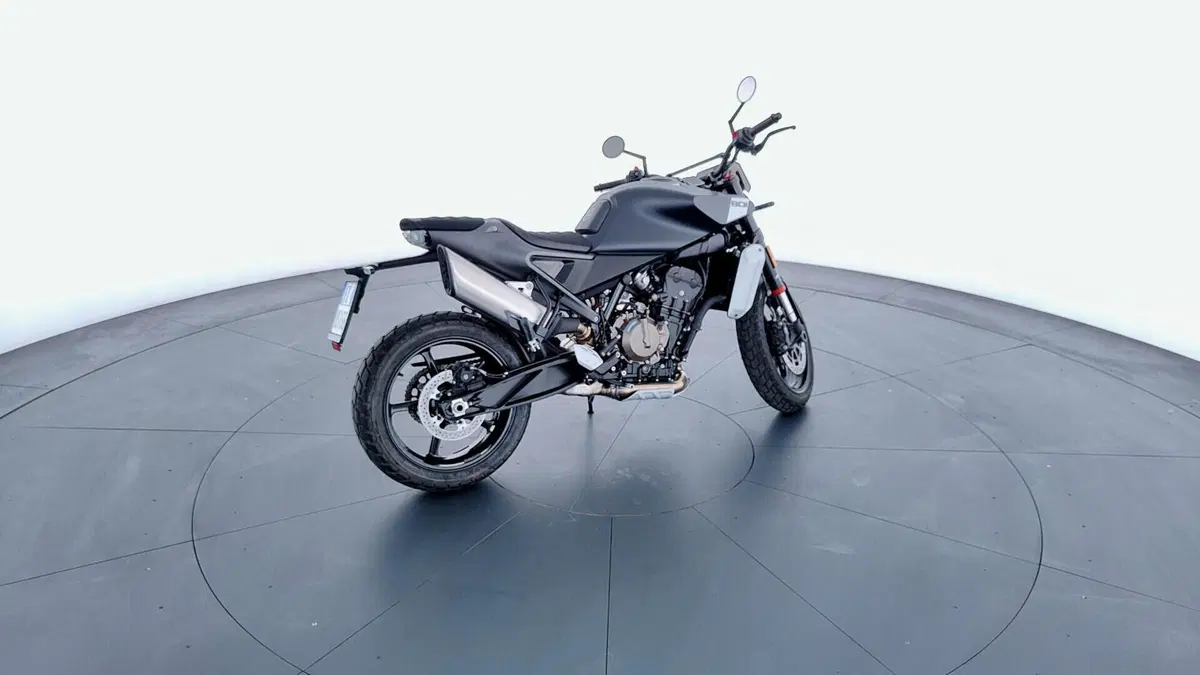 Husqvarna Svartpilen 801 (2024 - 26) (4)