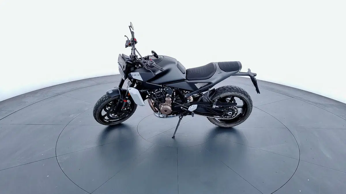 Husqvarna Svartpilen 801 (2024 - 26) (11)