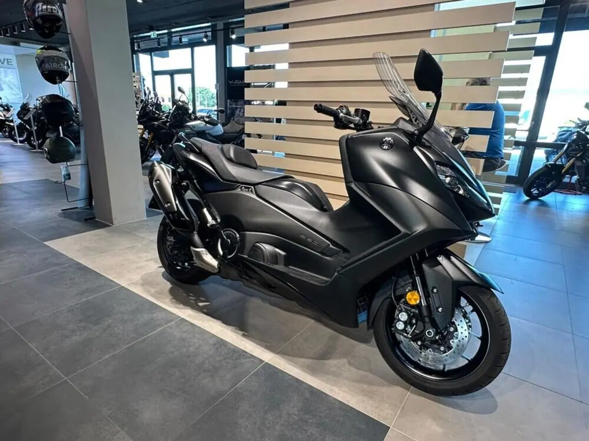 Yamaha T-Max 560 (2022 - 24) (3)