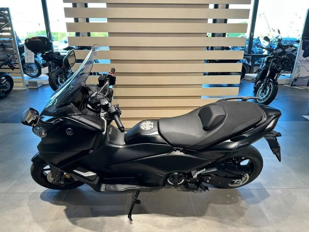Yamaha T-Max 560 (2022 - 24) (4)