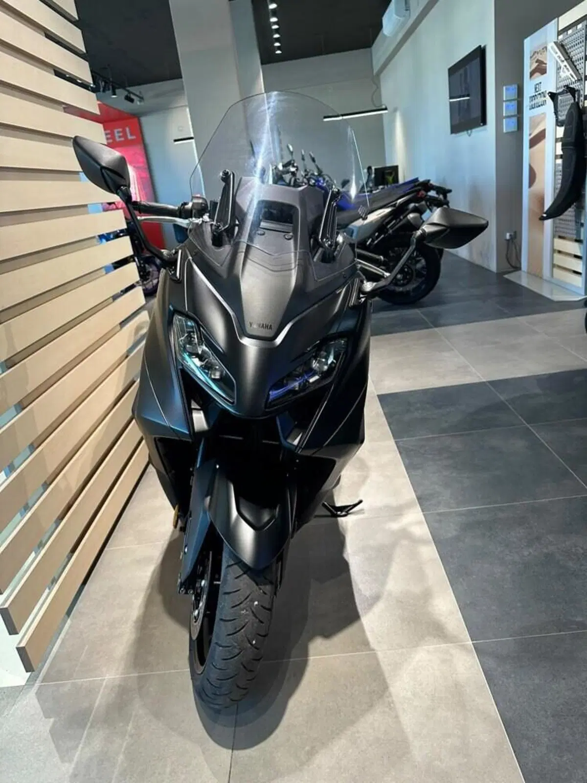 Yamaha T-Max 560 (2022 - 24) (6)