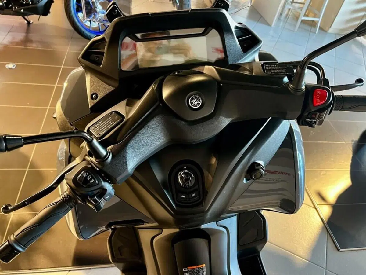 Yamaha Tricity 300 (2021 - 24) (4)