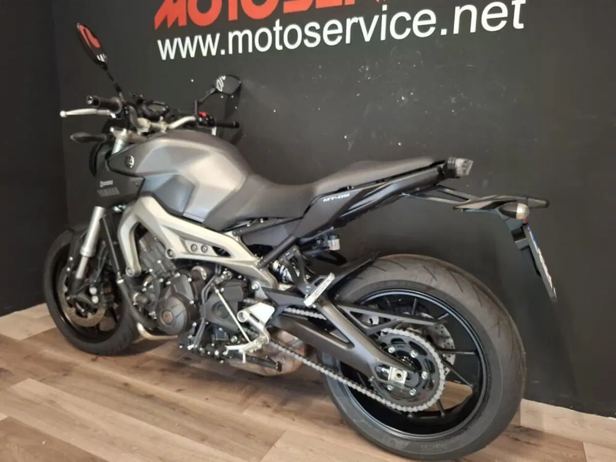 Yamaha MT-09 (2013 - 15) (3)