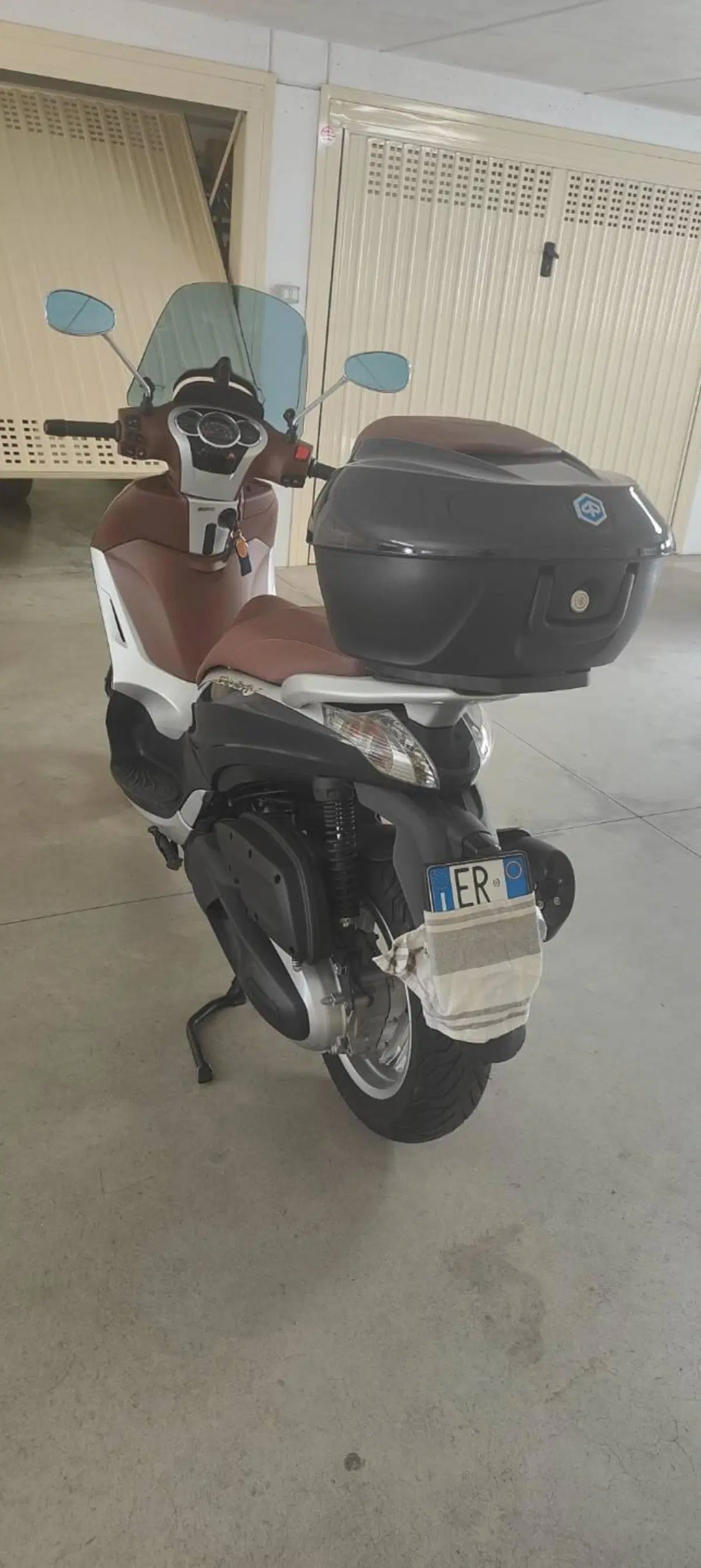 Piaggio Beverly 350 ABS (2016 - 20) (4)