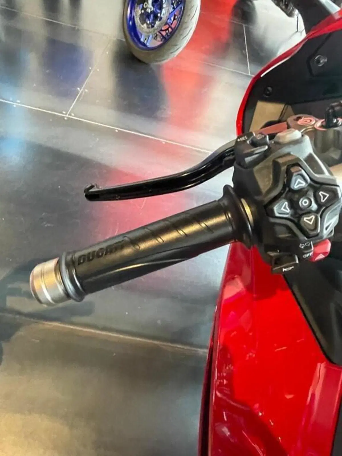 Ducati Panigale V2 S (2025 - 26) (8)