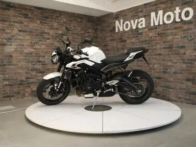 Triumph Street Triple 765 R (2023 - 26) usata