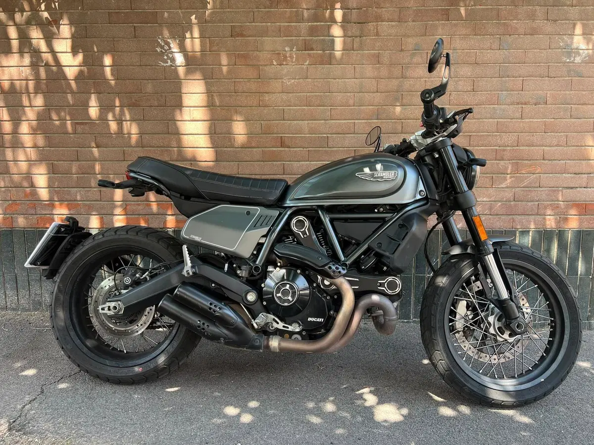 Ducati Scrambler 800 Night Shift (2021 - 22)