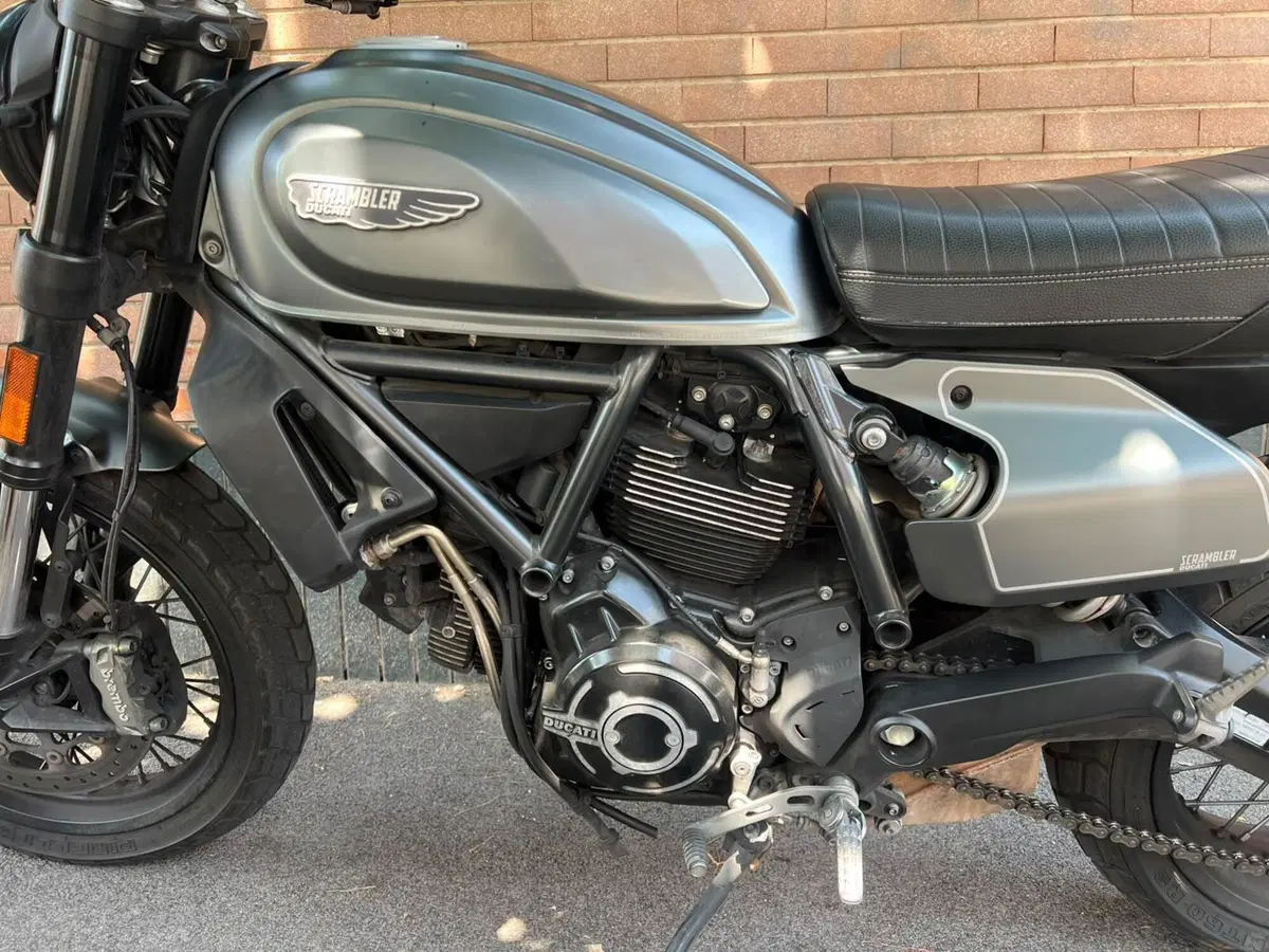 Ducati Scrambler 800 Night Shift (2021 - 22) (4)