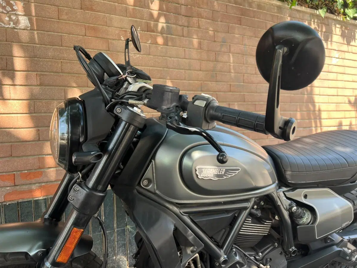 Ducati Scrambler 800 Night Shift (2021 - 22) (5)