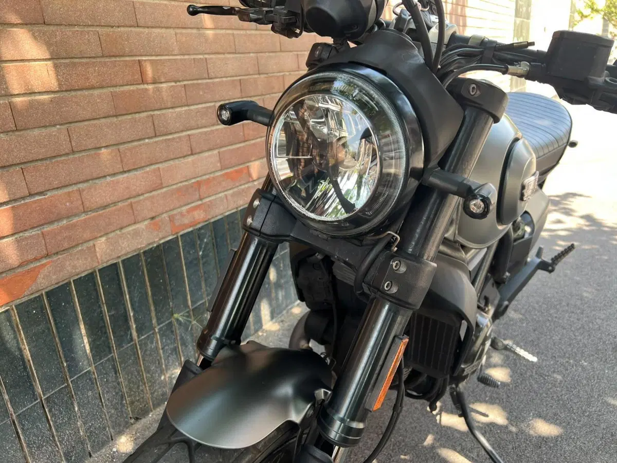 Ducati Scrambler 800 Night Shift (2021 - 22) (7)