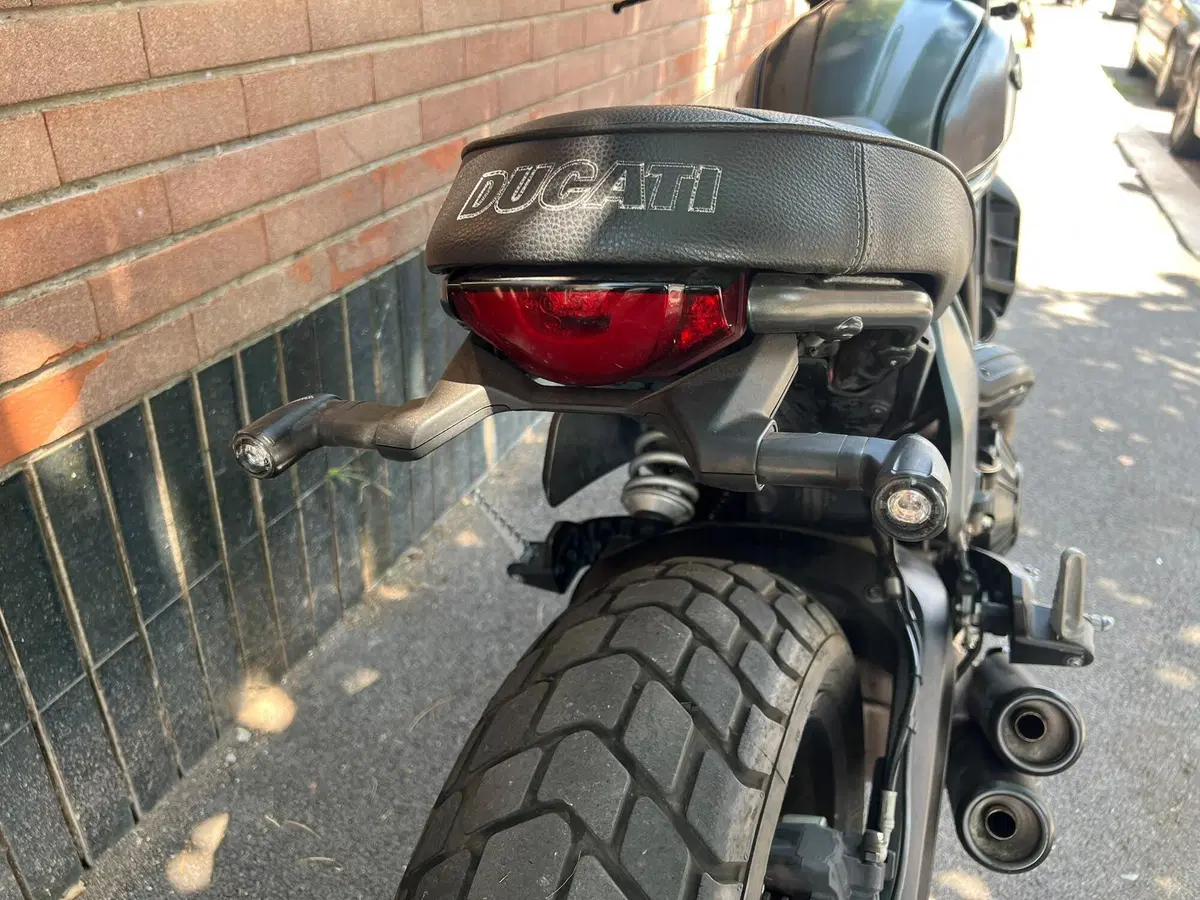 Ducati Scrambler 800 Night Shift (2021 - 22) (13)