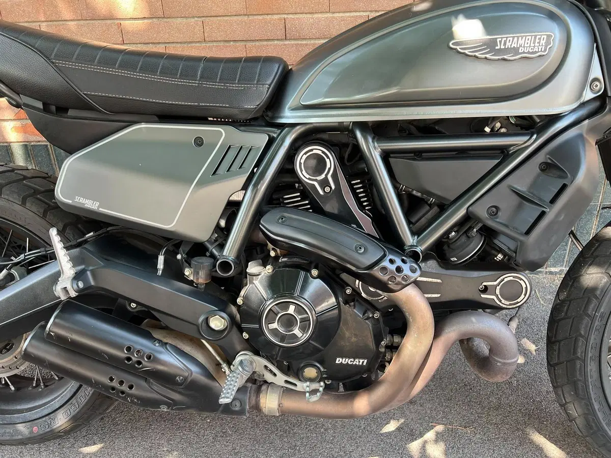 Ducati Scrambler 800 Night Shift (2021 - 22) (18)
