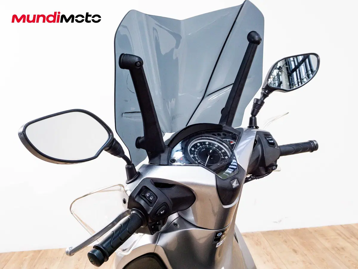 Honda SH 150i (2009 - 12) (11)