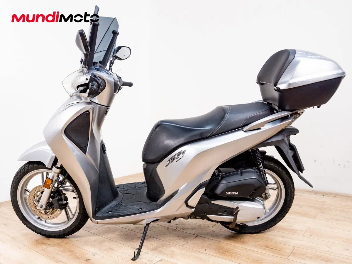 Honda SH 150i (2009 - 12) (6)