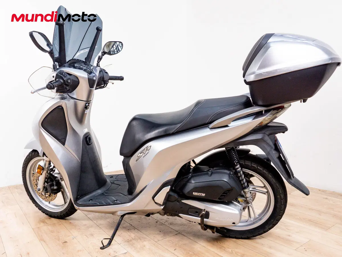 Honda SH 150i (2009 - 12) (7)