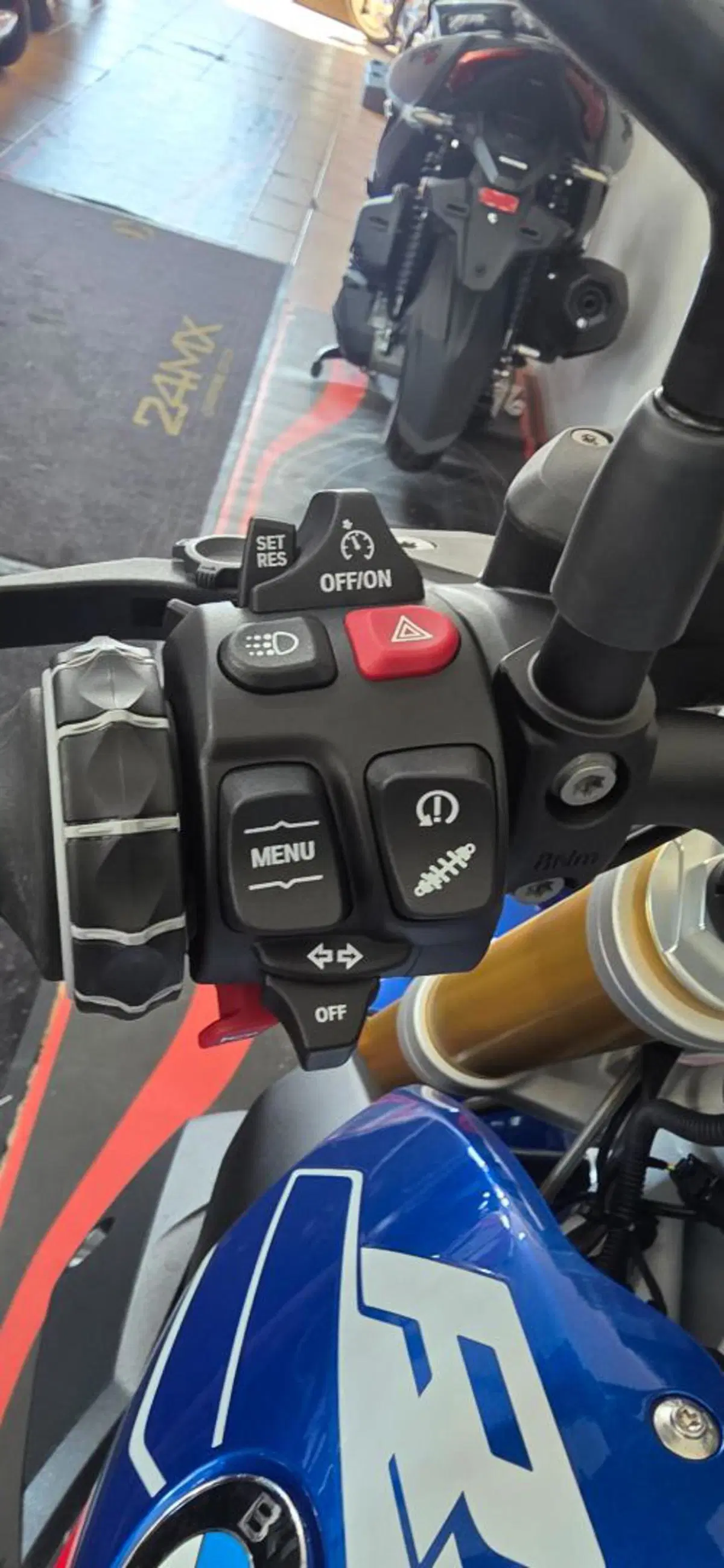 Bmw R 1250 R (2021 - 25) (4)