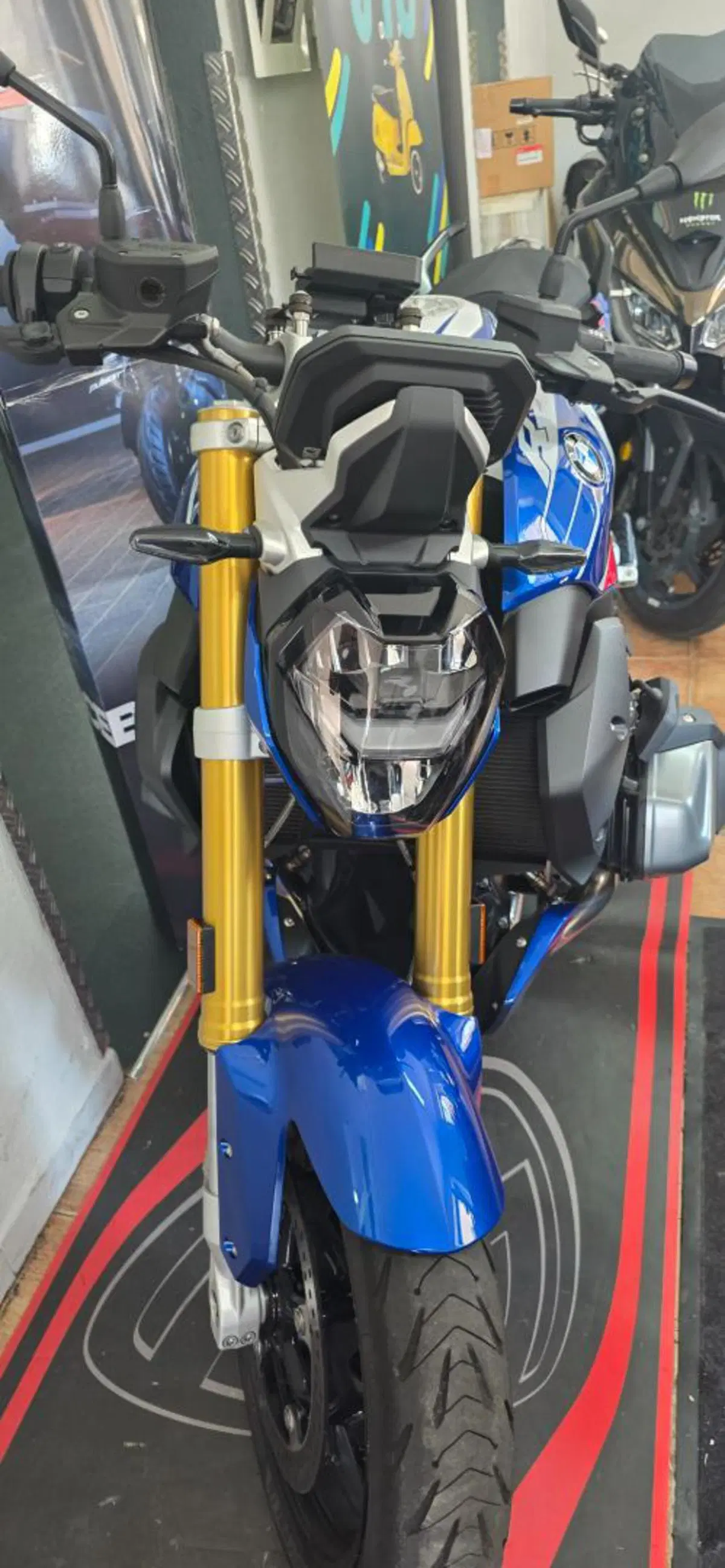 Bmw R 1250 R (2021 - 25) (2)