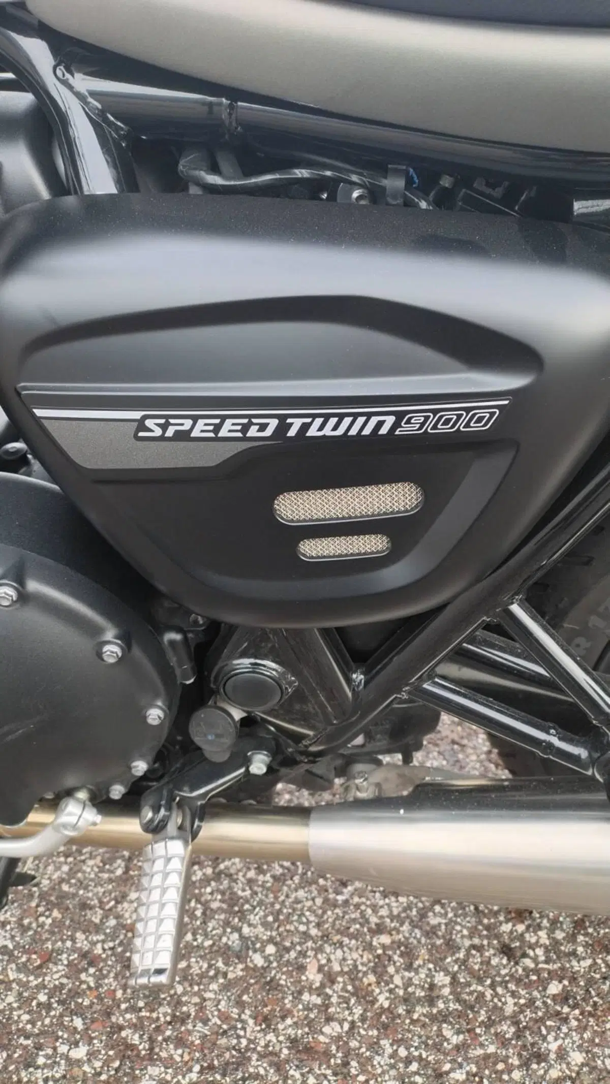 Triumph Speed Twin 900 Chrome Edition (2023) (5)