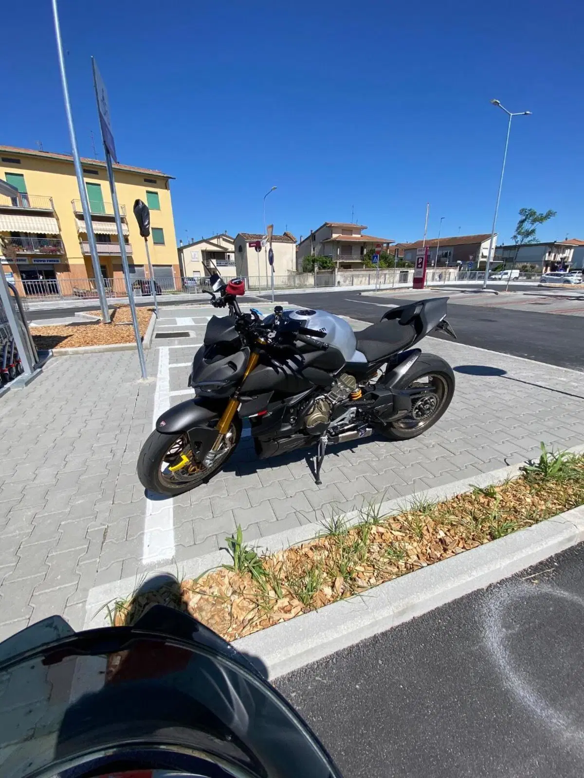 Ducati Streetfighter V4 1100 S (2020) (5)