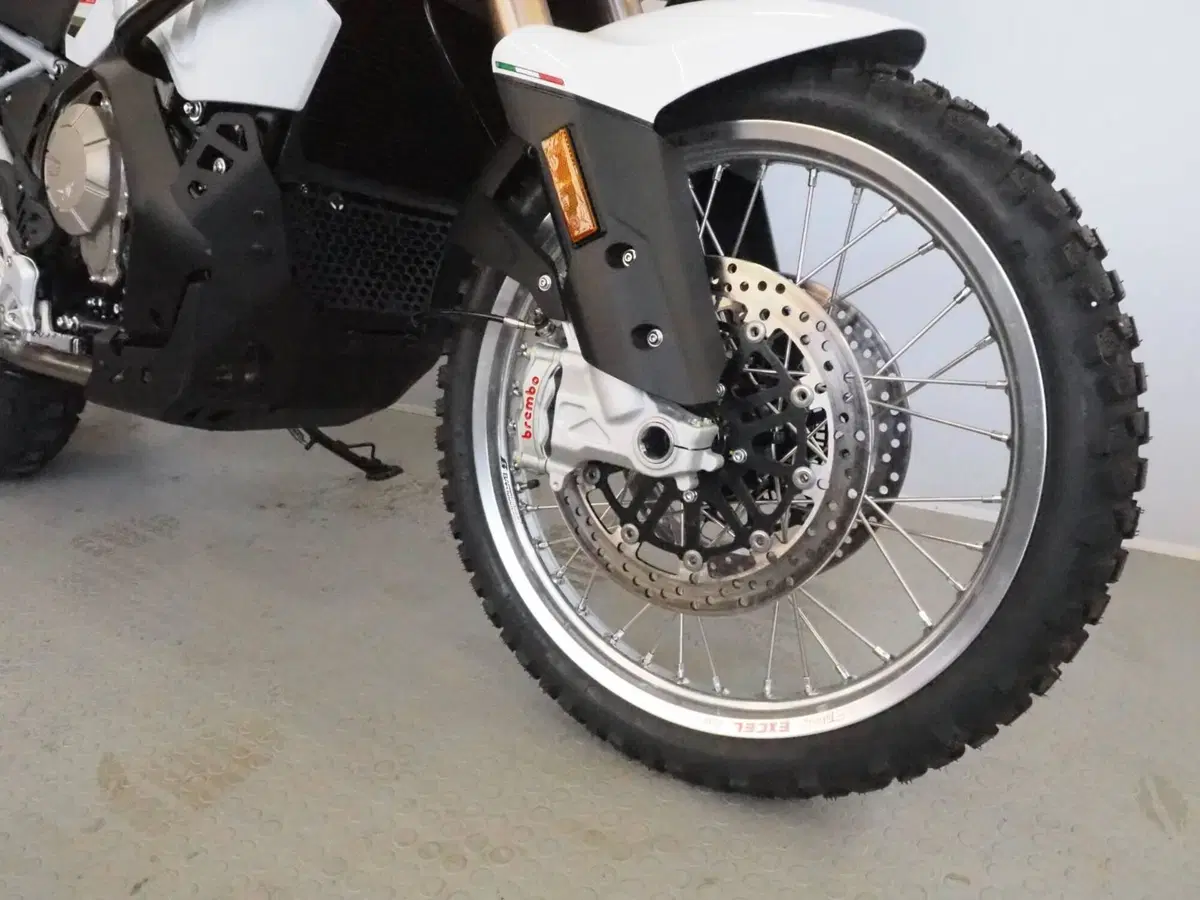MV Agusta LXP Orioli (2024 - 26) (3)