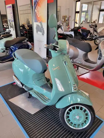 Vespa Primavera 125 80th (2026) nuova