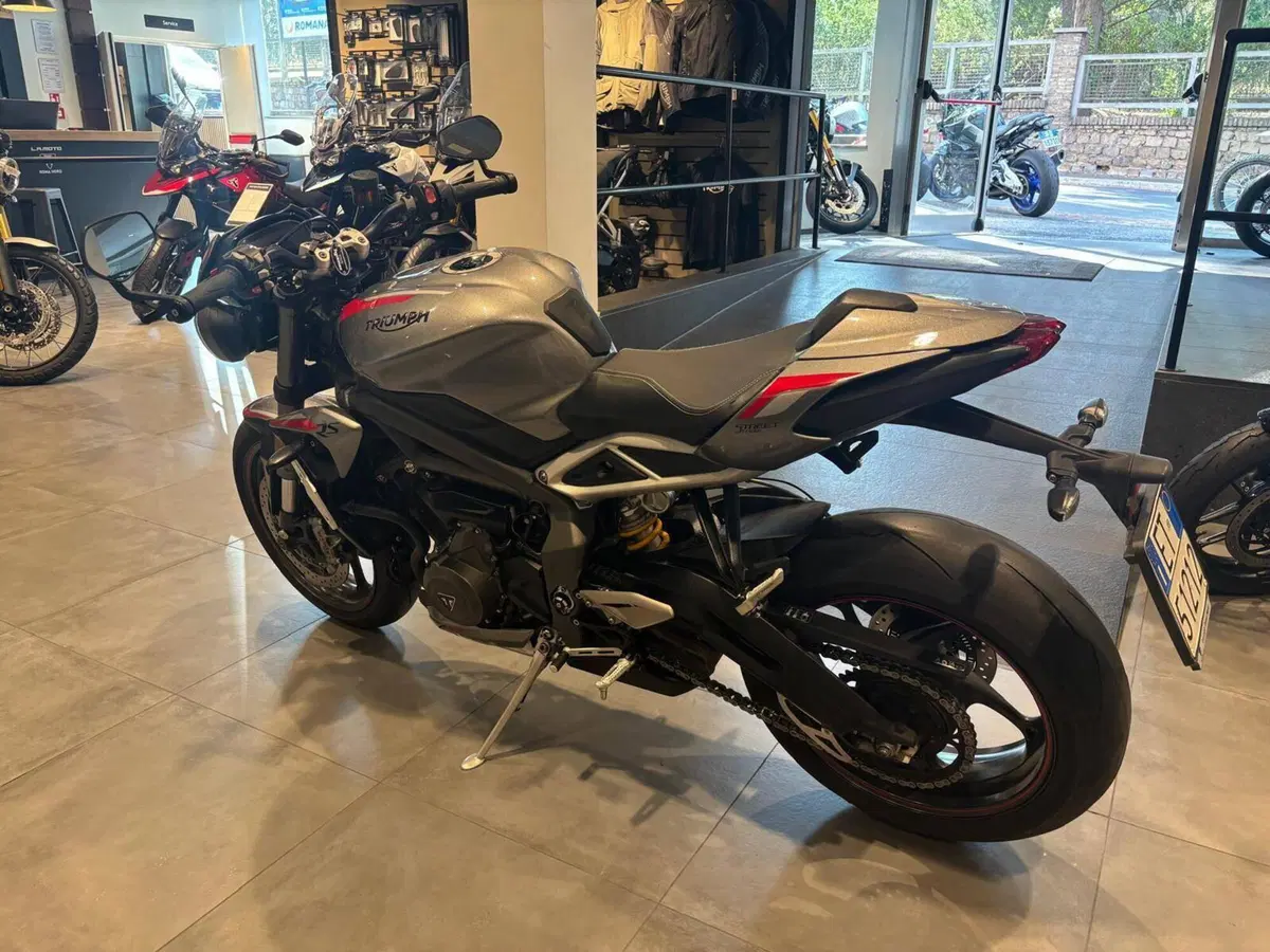 Triumph Street Triple RS (2020 - 22) (6)