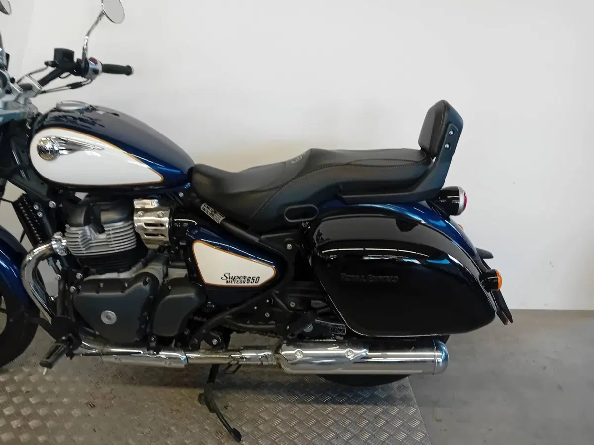 Royal Enfield Super Meteor 650 (2023 - 26) (5)