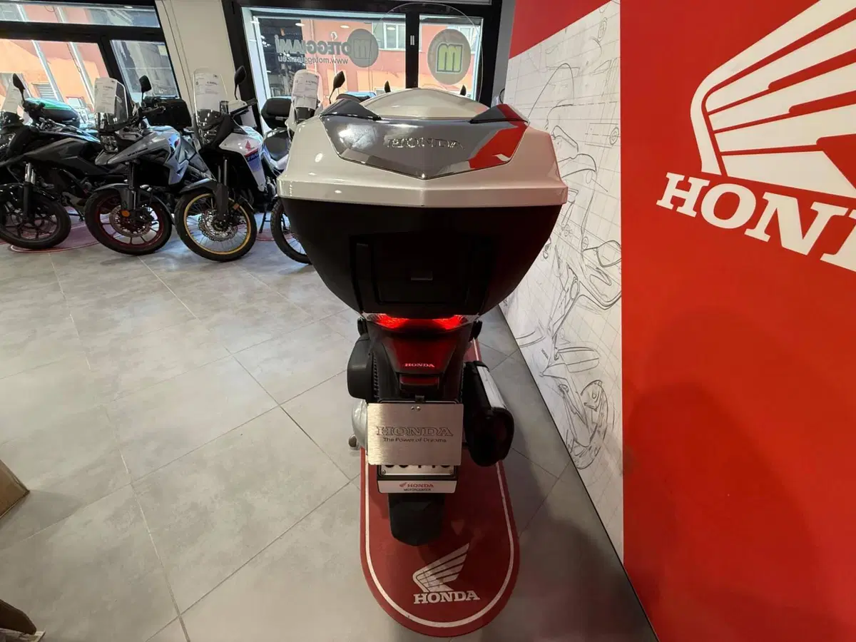 Honda SH 300 i ABS (2016 - 20) (8)