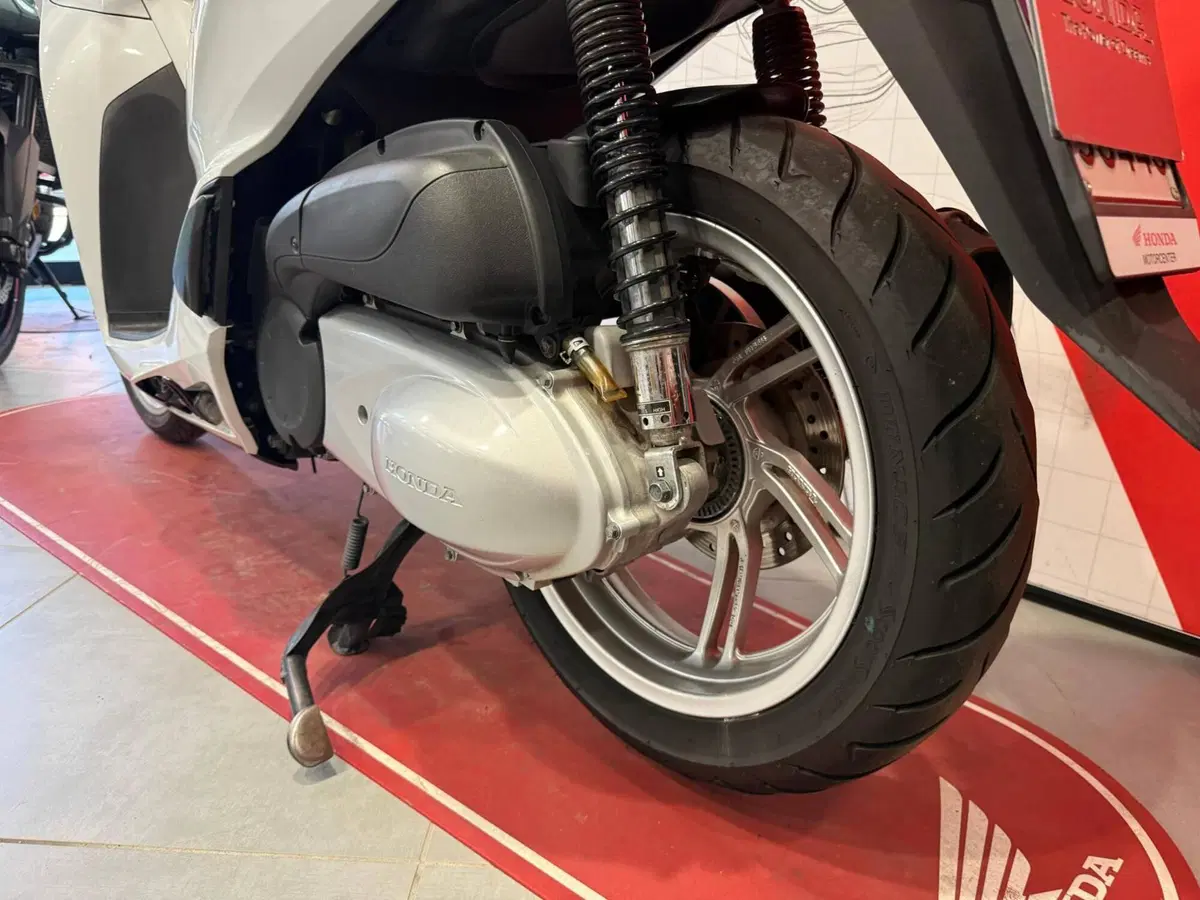 Honda SH 300 i ABS (2016 - 20) (10)