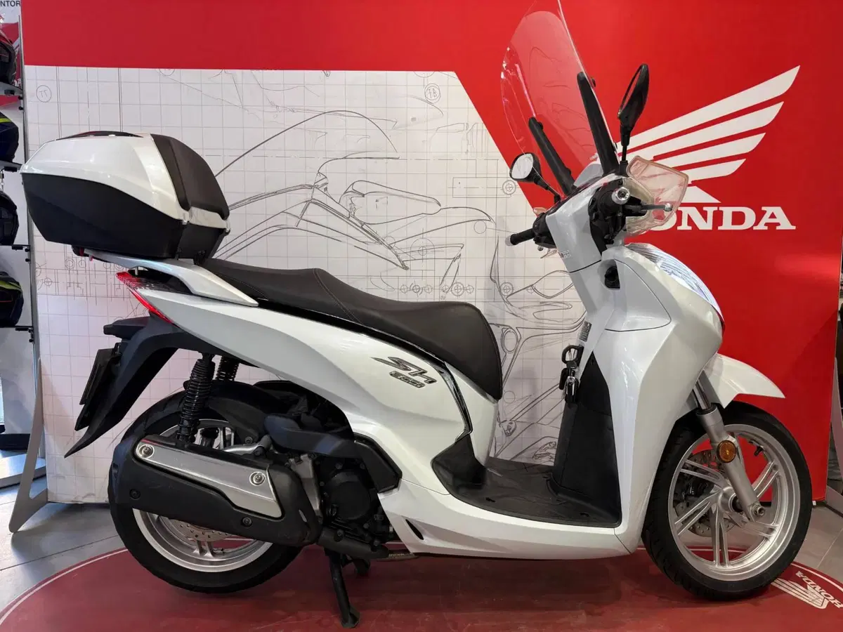Honda SH 300 i ABS (2016 - 20) (2)